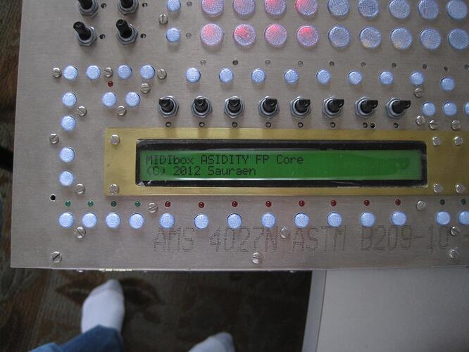 MIDIbox ASIDITY: LCDs Working
