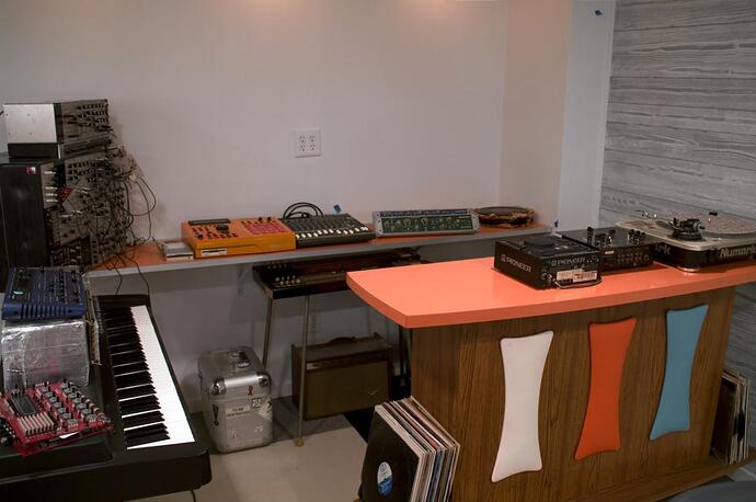 studioclose