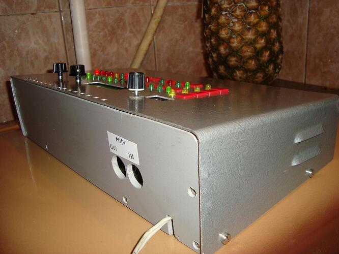 MB808