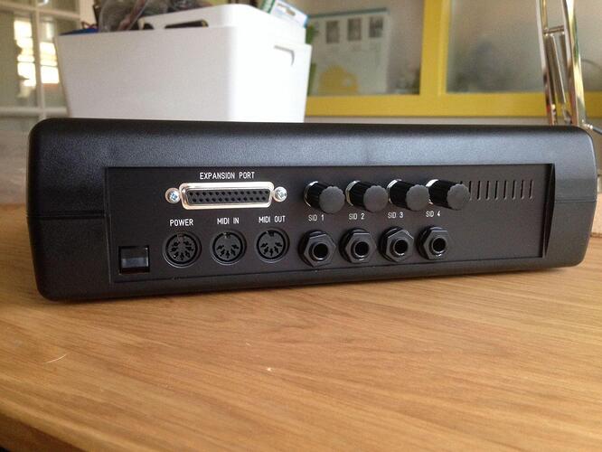 MB6285 Case Rear Panel