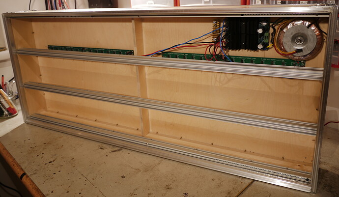 Eurorack-stehend.jpg.0474e3ab092ff3880530c385aead1f9e.jpg