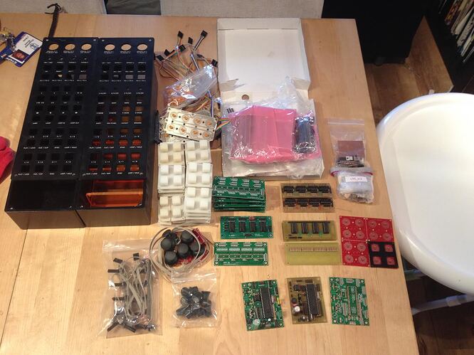 midiboxstuff.jpg.3a9052588ca870f242d2665bac84b8e3.jpg