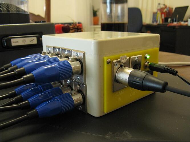 Fully plugged distrobox