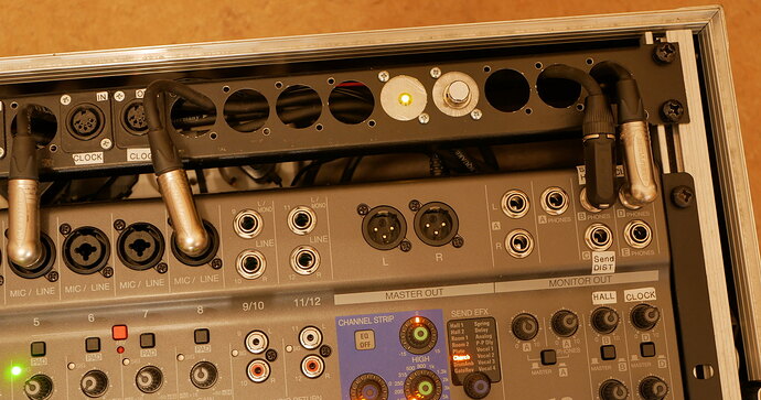 Clk2aClk-L12-switch-led.jpg.08036d599d38188801700c85ccfb4b9d.jpg