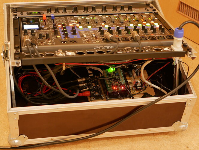 Clk2aClk-L12-rack-back.jpg.21bb92303eb7186a24717067fa508c7a.jpg