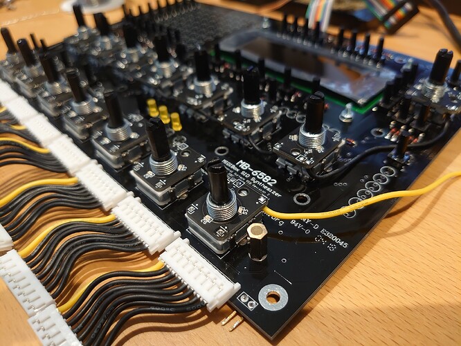 mb6582closeup.jpg.8cfcc9dbc0c4d1e2b2413d21d5e3b275.jpg
