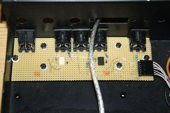 Midi Brakeout, Ganz links ist ein 8Pol Din Stecker fÃ¼r spÃ¤ter Erweiterungen. (Pedale)