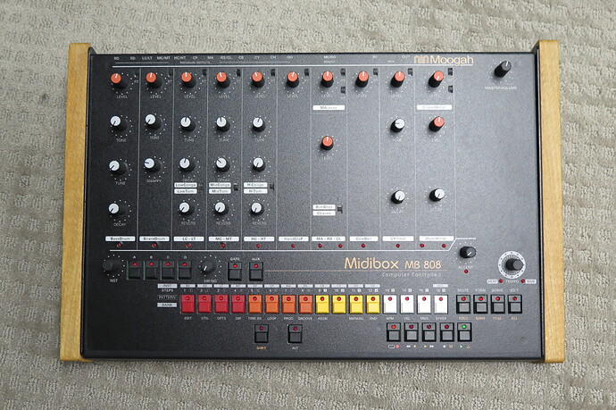 MB808_001.JPG