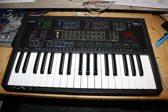 Keyboard AuÃŸenansicht mit Fatar Klaviatur. original Klaviatur war ohne Velocity